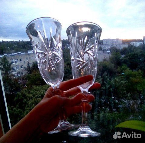 Лебедь хрустальный с фужерами