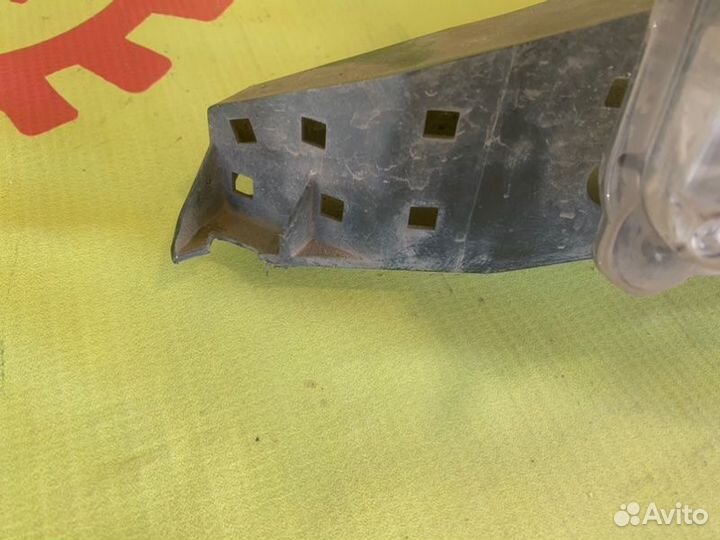 Фара передняя левая Toyota Land Cruiser Prado