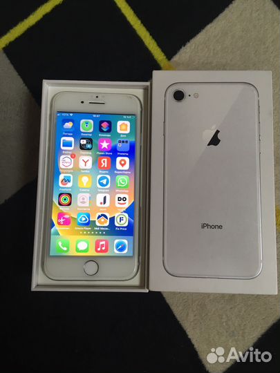 Телефон iPhone 8 256