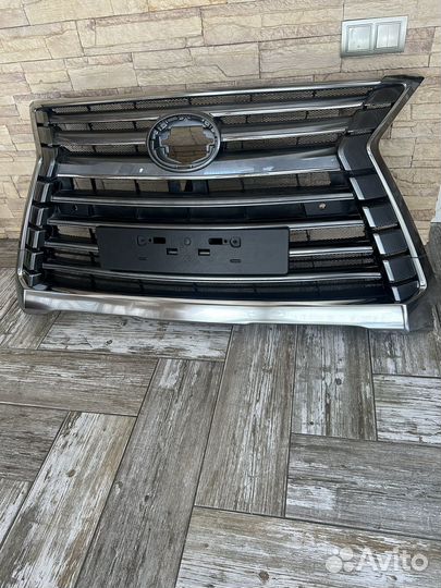 Решётка в сборе Lexus lx 570 оригинал,новая