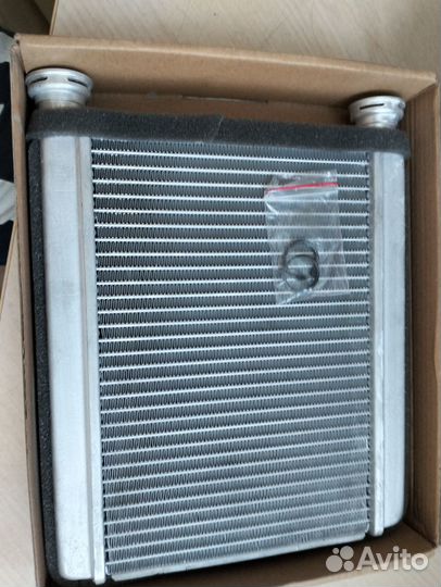 Продам радиатор отопителя печки тойота авенсис2