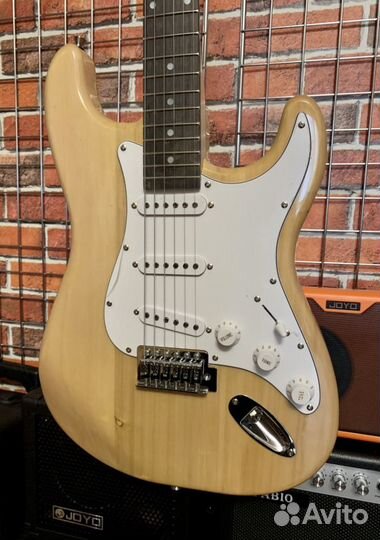 Электрогитара + каподастр + медиаторы