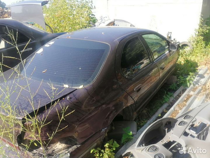 Додж Стратус двери