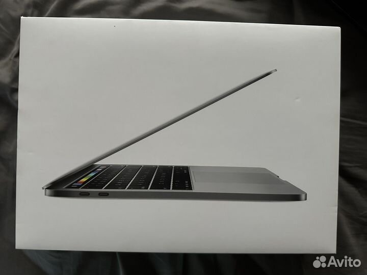 Macbook Pro 13, 2017, 256gb, 8gb, touch bar