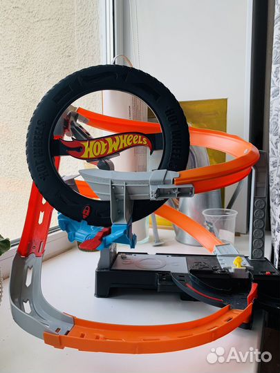 Гоночный трек hot wheels