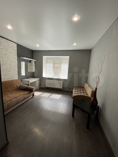 2-к. квартира, 48 м², 1/9 эт.