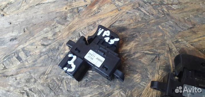 Кнопка стеклоподъемника Nissan Qashqai (J10) 2006