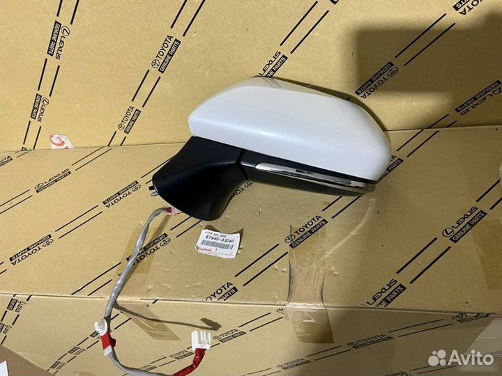 Зеркало левое Toyota Camry 70