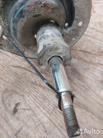 Амортизатор задний левый Toyota Camry XV40 ACV40