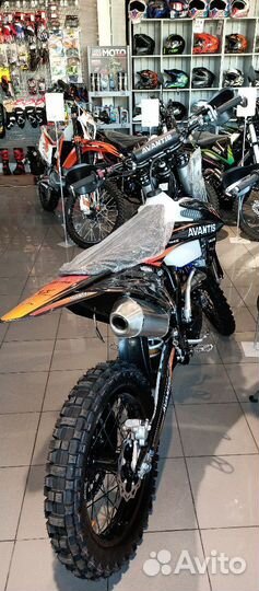 Мощный эндуро Avantis 300 PRO Carb FCR (182MM)