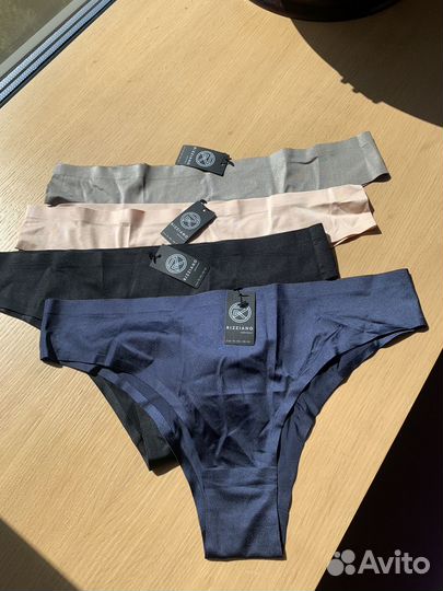 Набор бесшовных трусов новый