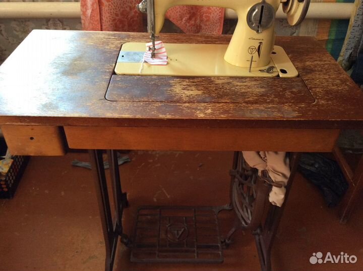 Швейная ножная финская машинка Tikka