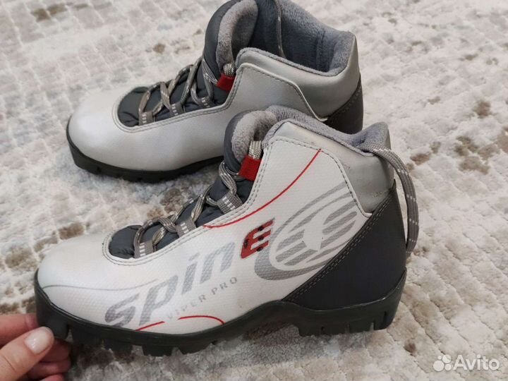 Лыжные ботинки