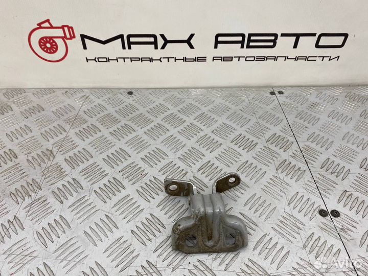 Б/У петля двери задний левый Chevrolet Cruze J300