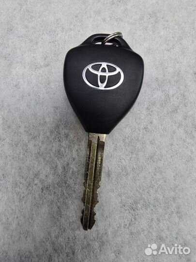 Ключ Toyota оригинал