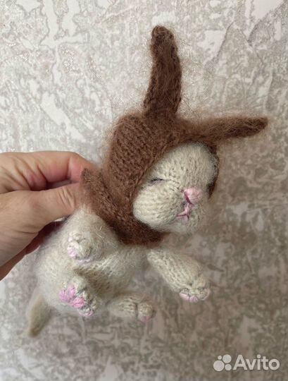 Спящий котенок(ручная работа)