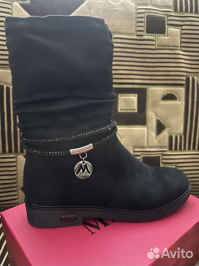 Сапожки из замши