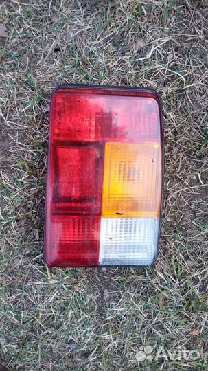 Задний правый фонарь