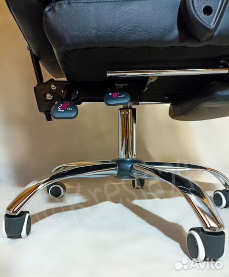 Компьютерное кресло руководителя. Новое