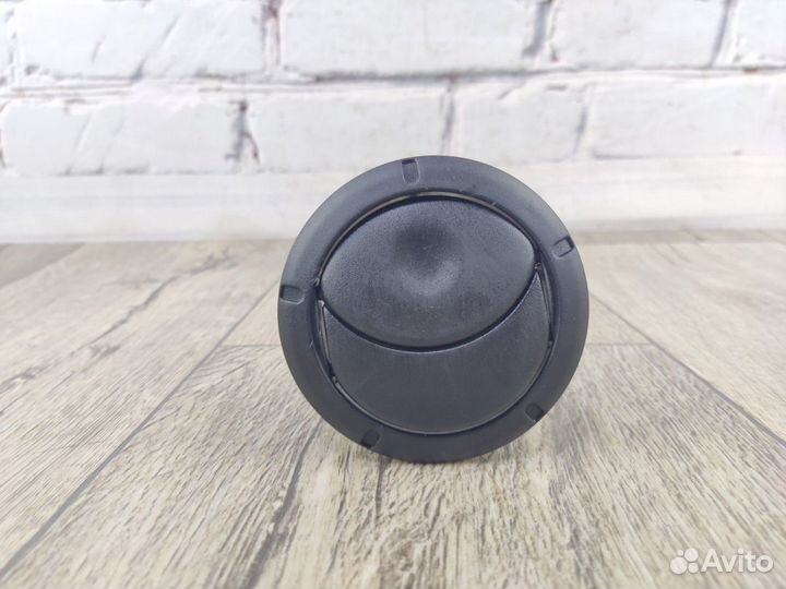 Дефлектор воздушный Logan Логан