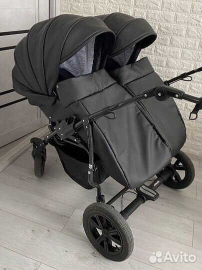 Коляска для двойни mikado