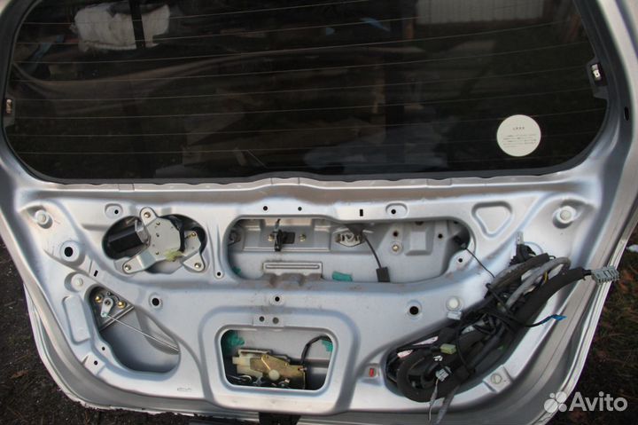 Задняя дверь Honda fit