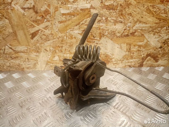 Опора кпп левая Kia Sportage II 2.0