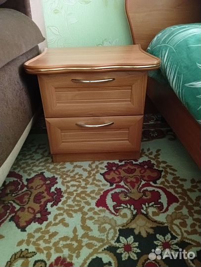 Тумбочки 2штуки массив