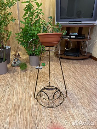 Подставка под цветы