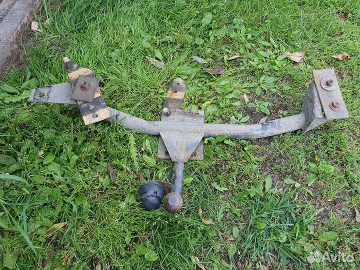 Фаркоп бу на ваз 2110