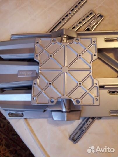 Крепление под телевизор