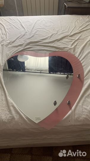 Зеркало в форме сердца