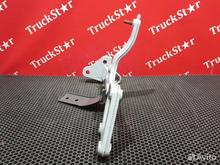 Кронштейн бампера левый 2018г. Scania 6-series