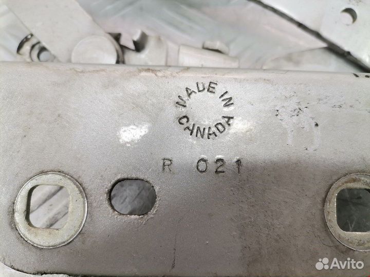 Петля капота правая для Jeep Commander 55369114AC