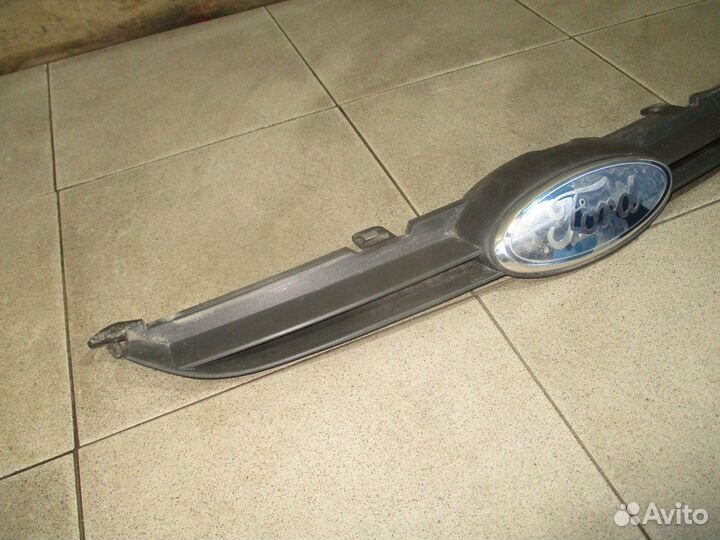 Решетка радиатора Ford Fiesta 6