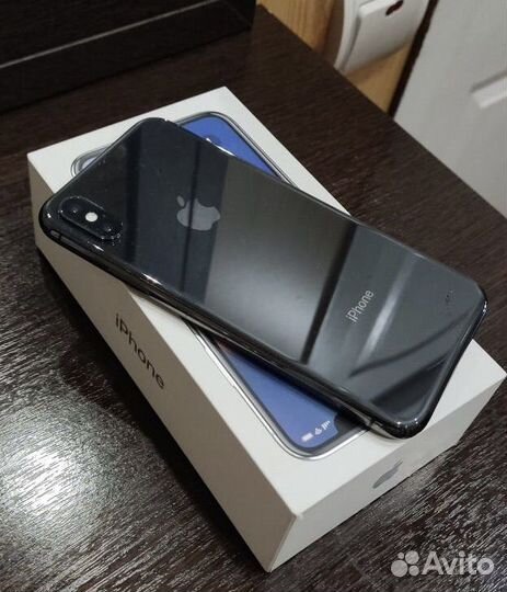 iPhone X, 64 ГБ