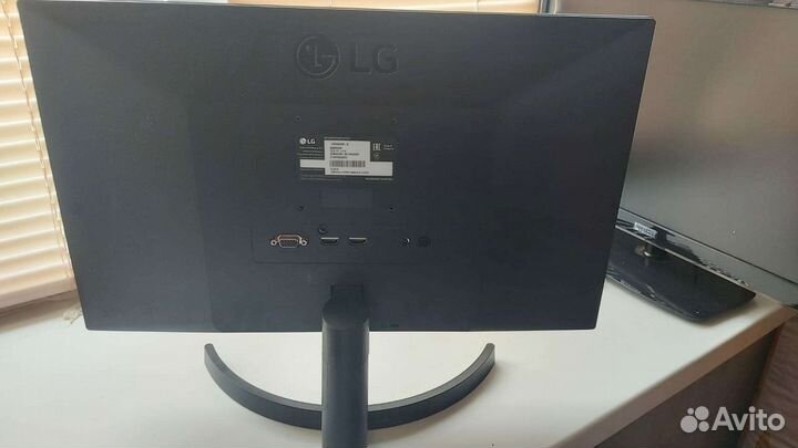 Монитор LG 22MK600M