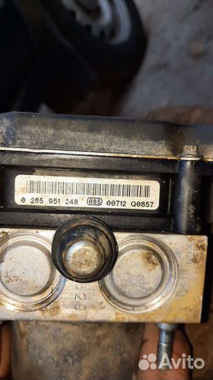 Блок abs Hyundai Santa Fe CM G4KE 2010