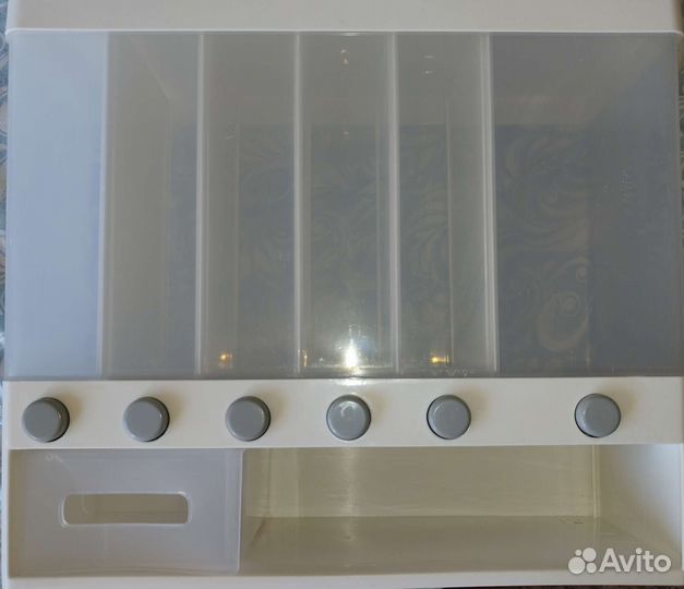 Диспенсер для сыпучих продуктов