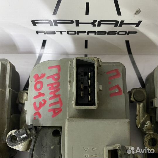 Замок двери передний правый Granta / Kalina