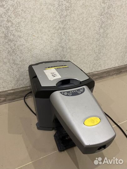 Робот пылесос karcher RC3000
