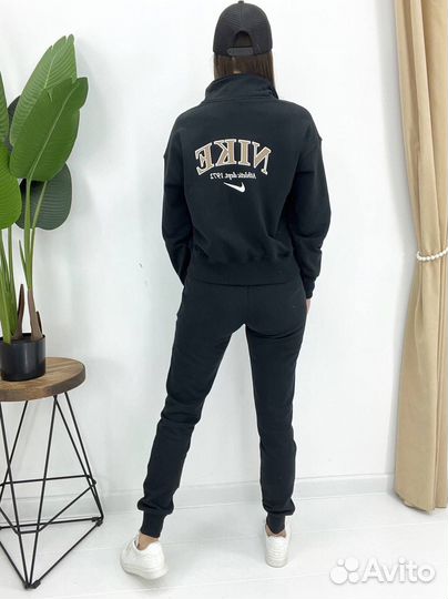 Спортивный костюм женский nike