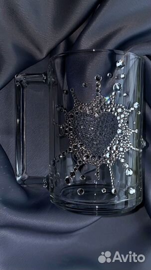 Кружка с инкрустацией стразами