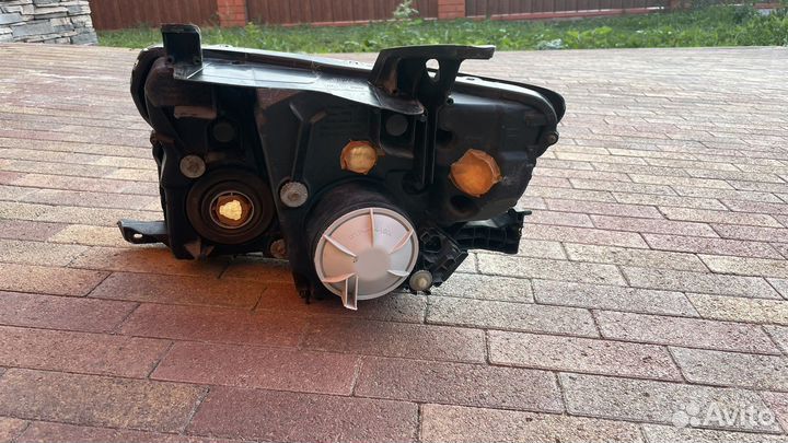 Фары mitsubishi pajero 4