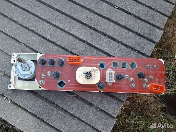 Щиток приборов Газ 24