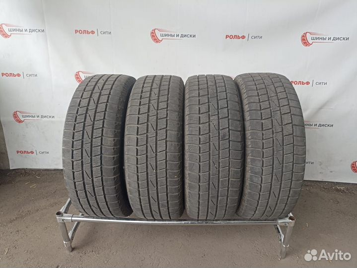 Hankook Winter I'Cept IZ W606 215/60 R16 95T