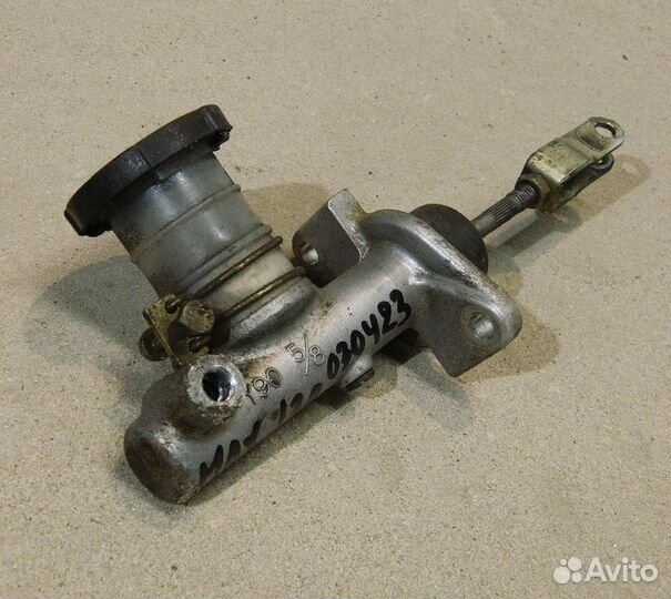 Цилиндр сцепления главный Nissan Maxima J30