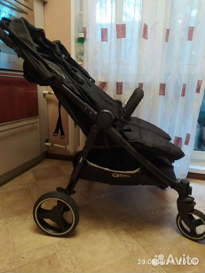 Коляска прогулочная для двойни и погодок