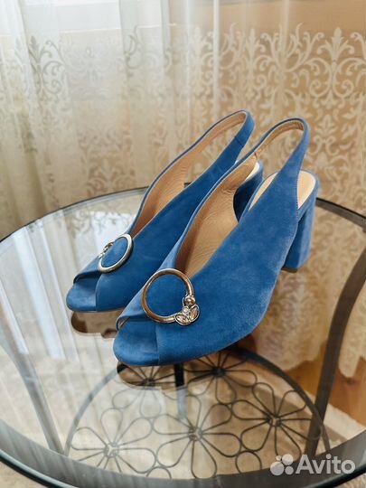 Босоножки женские 39 размер новые
