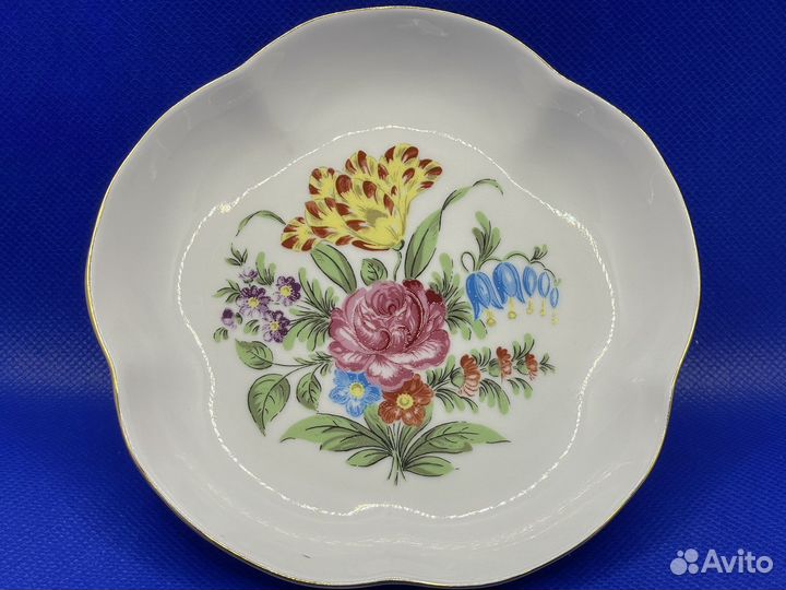 Конфетница, сухарница, розетки, тарелки